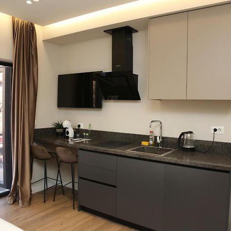 Lux Stay Tirana Bagian luar foto