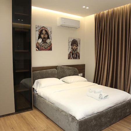Lux Stay Tirana Bagian luar foto