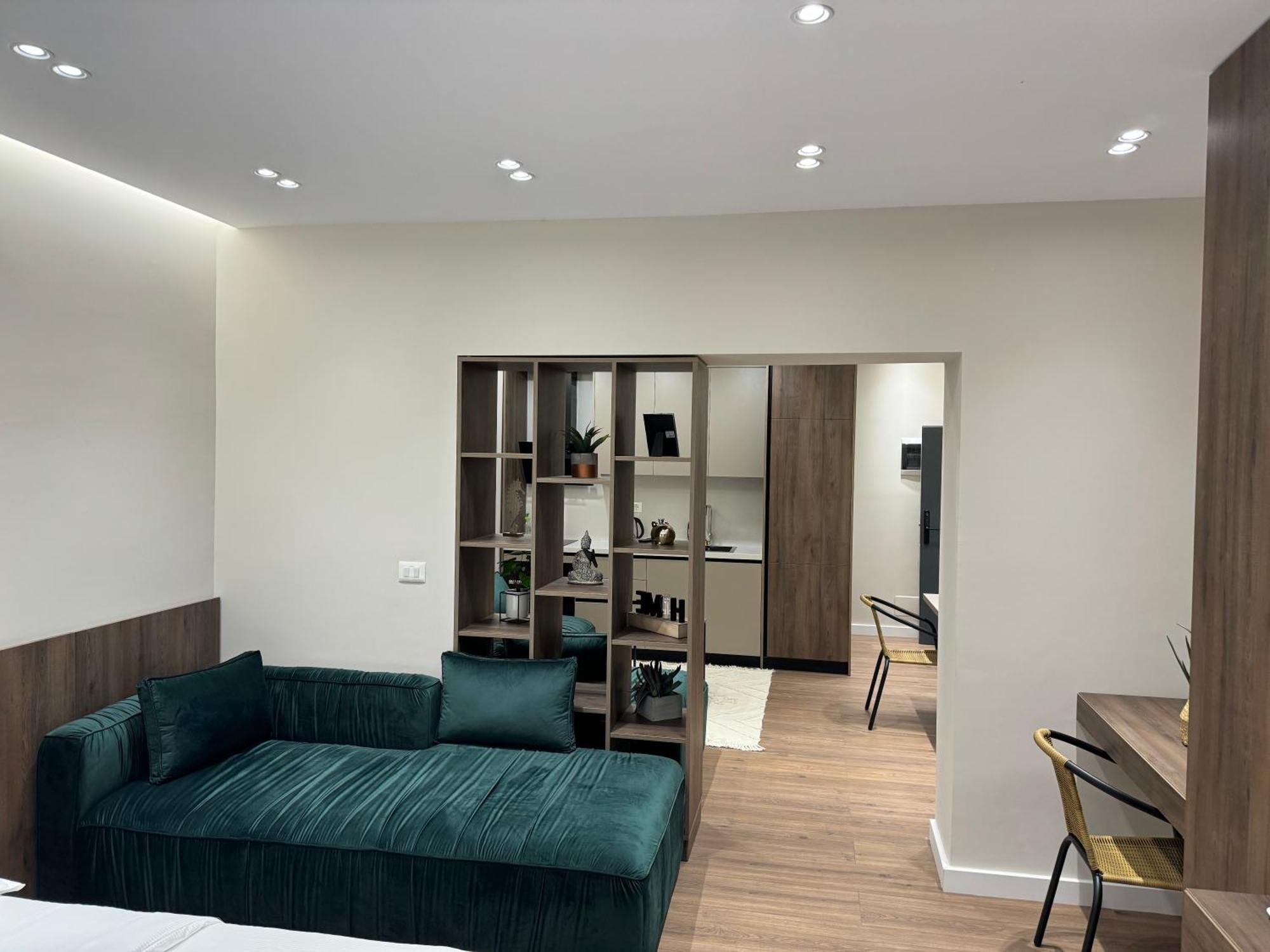 Lux Stay Tirana Bagian luar foto