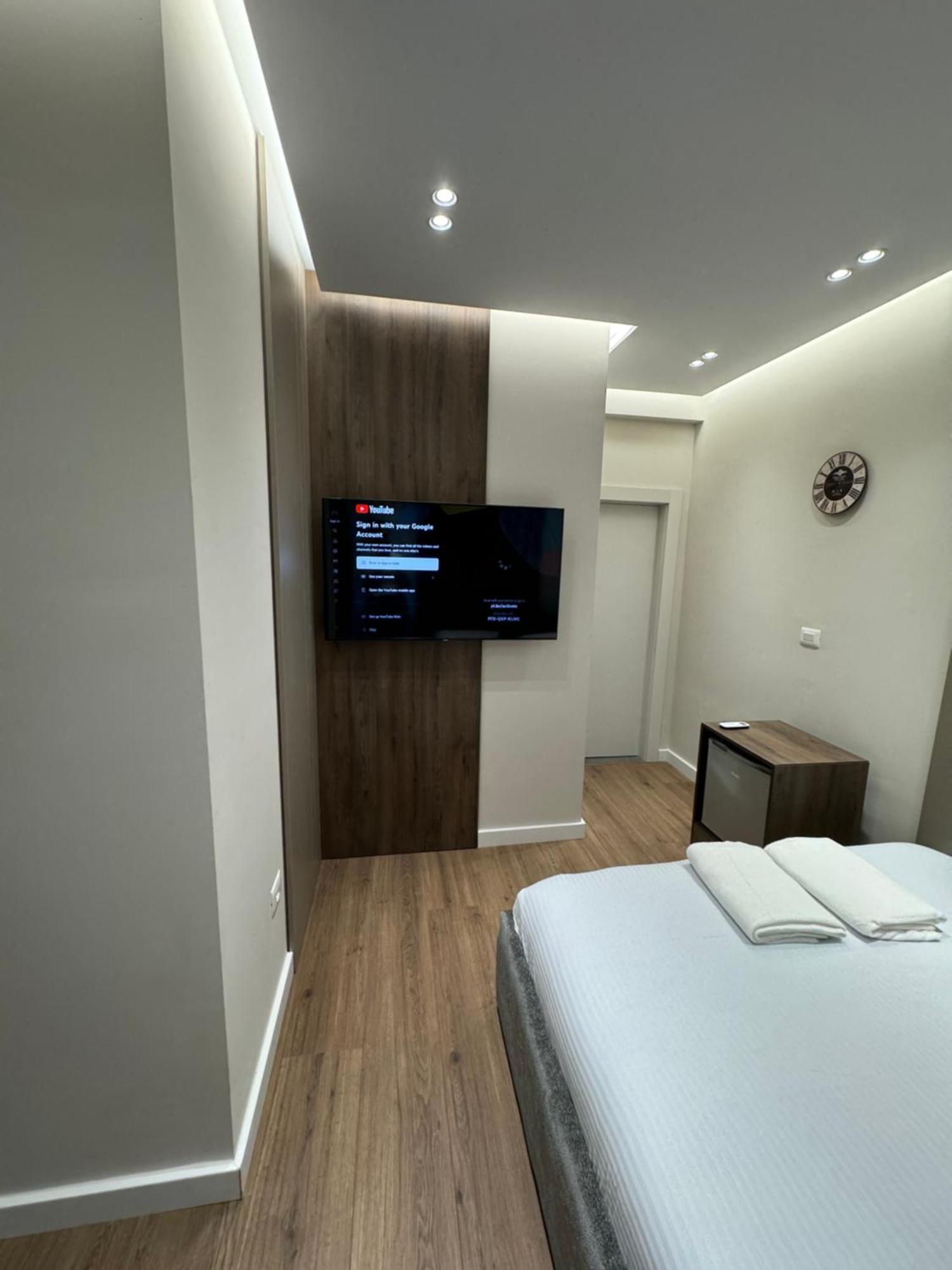 Lux Stay Tirana Bagian luar foto