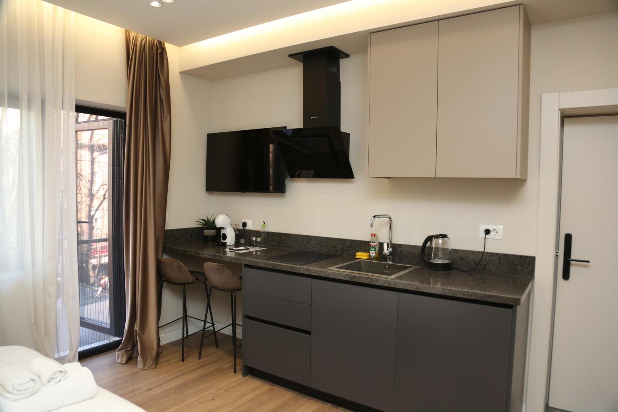 Lux Stay Tirana Bagian luar foto